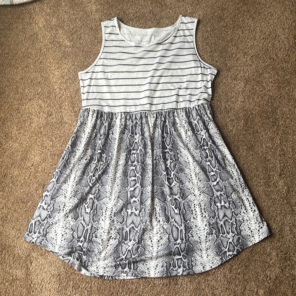 NEW Black and White Dress